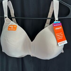 NWT Warners Cloud 9 Wireless Bra Sz 38C RN2711A